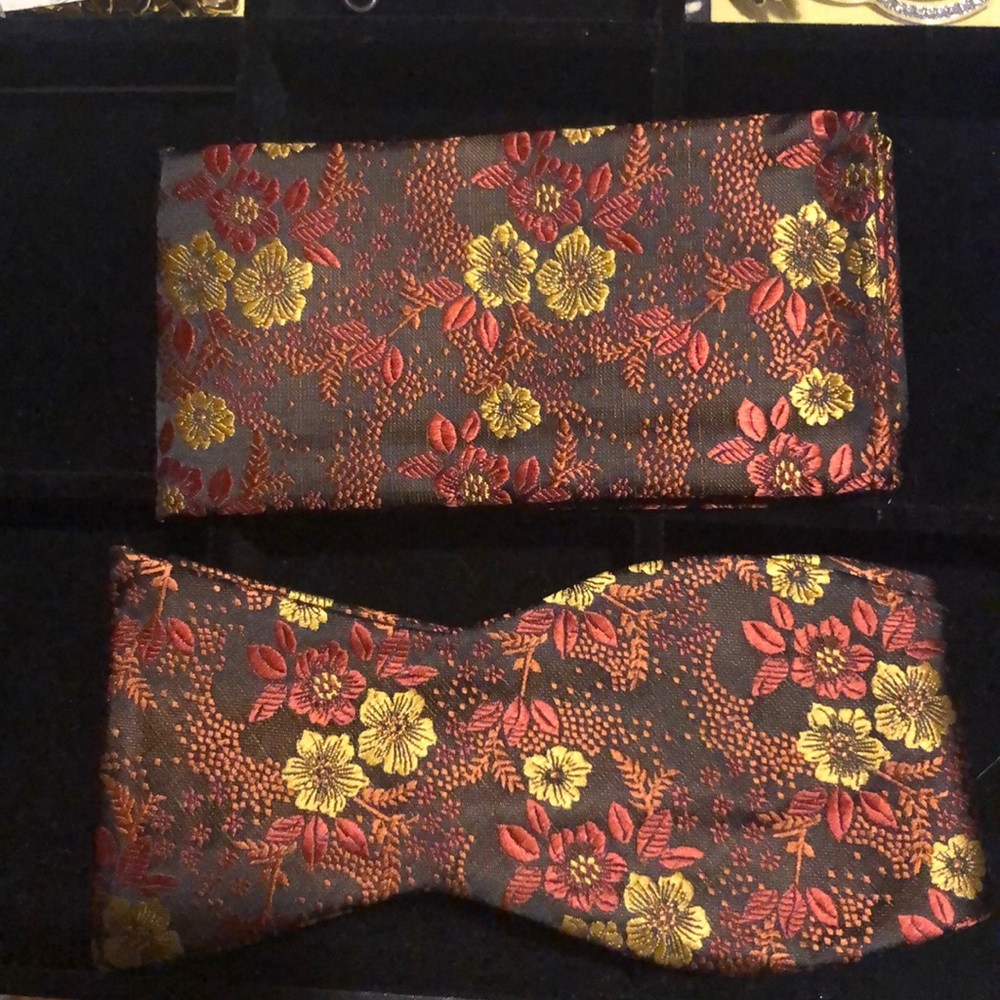 Bow tie and Hanky set